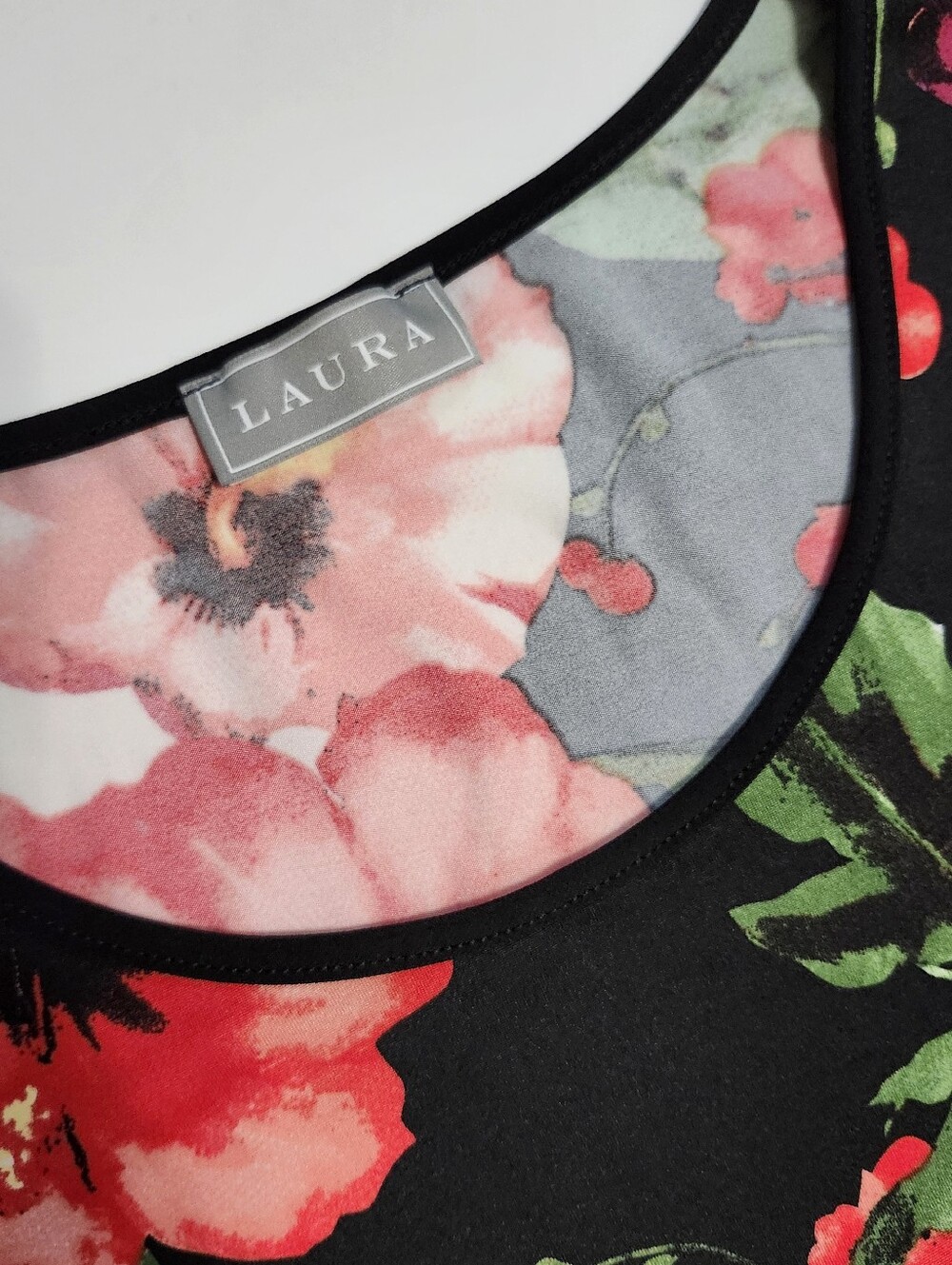 Laura sz L Cold-Shoulder Floral Blouse - Black with Red Floral Long Sleeves - Picture 4 of 11